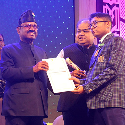 Khude Sangbadik - Sangbad Pratidin